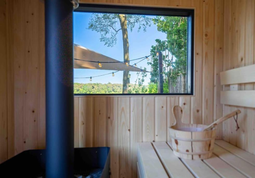 86, Bed & Outdoor Wellness - Sauna, Hottub, Icebath & Outdoor Shower Included! Oisterwijk Exterior foto